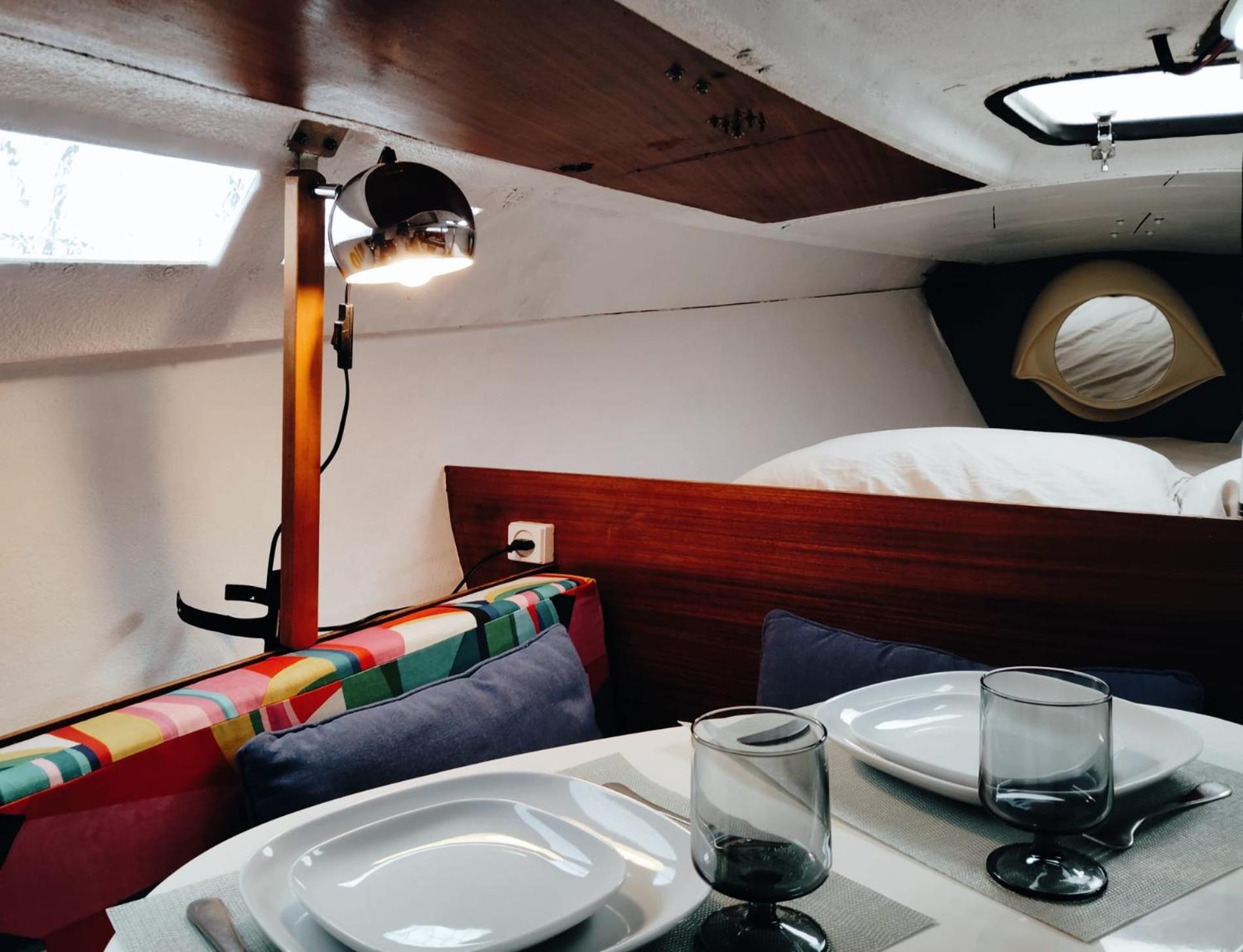 Bateau-hôtel 70's Tiny Boat *