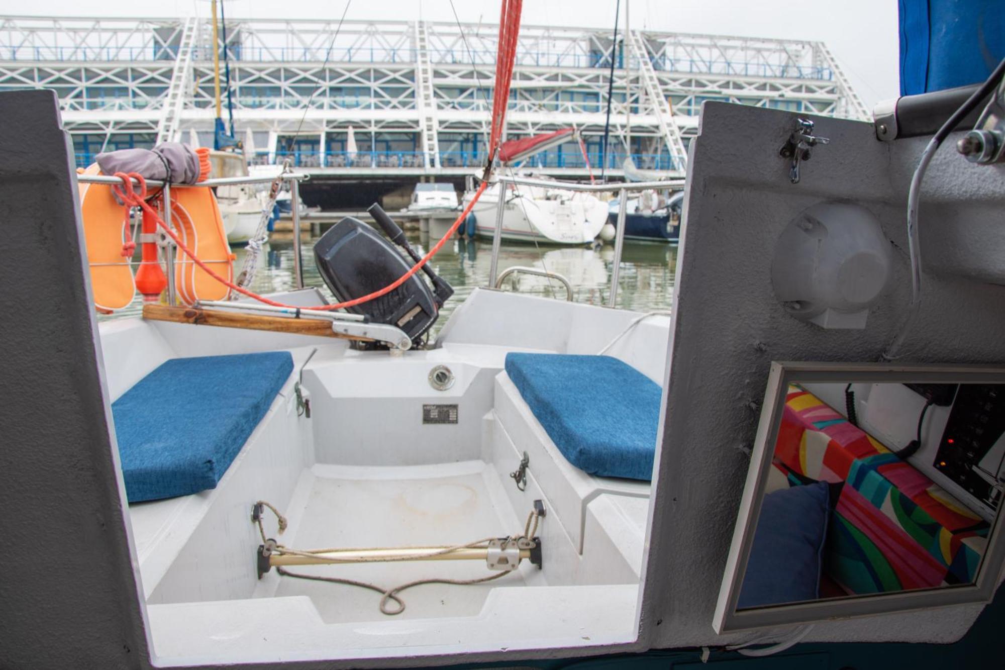 70's Tiny Boat Hotel en barco